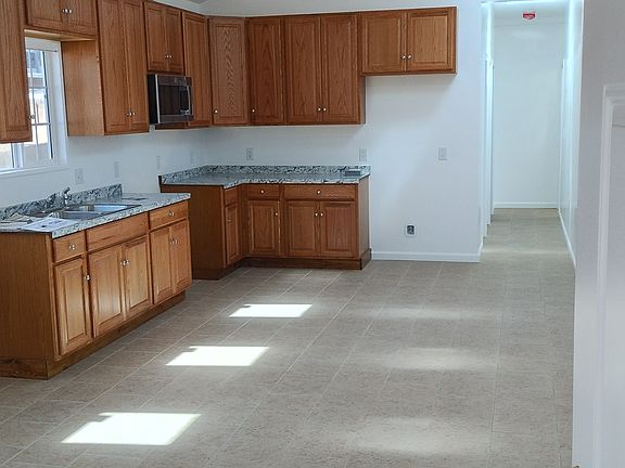 3rd image of 11410 Horton Ave