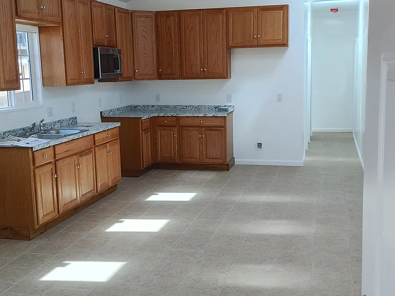 11410 Horton Ave — Photo 2