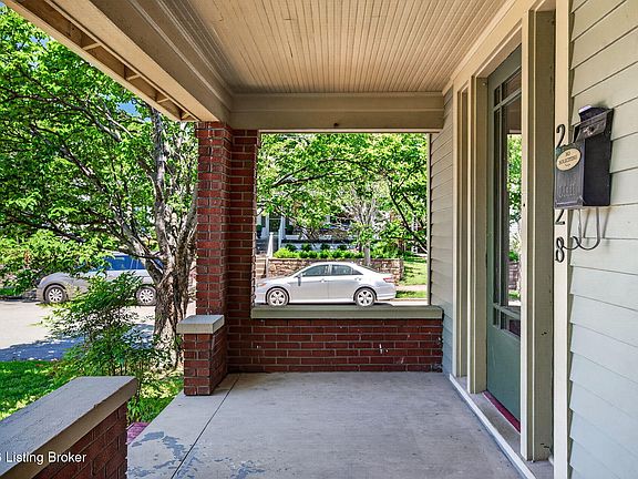 5th image of 2228 Eastview Ave