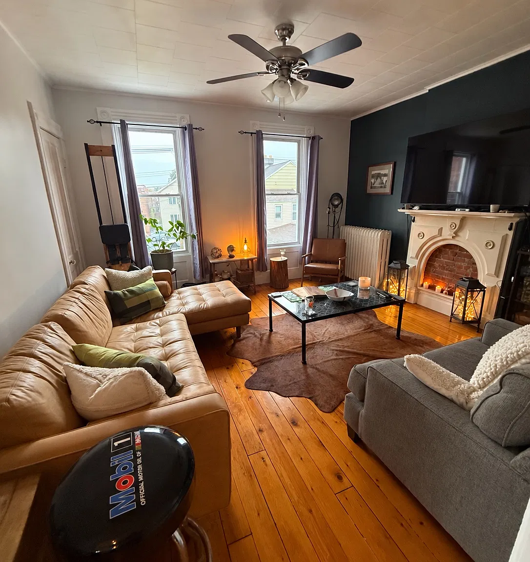 3 bed, 1300 sqft, $2,000 — Photo 1