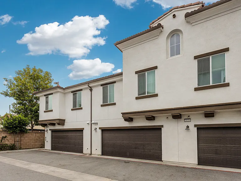 1018 Shiba Ct — Photo 32