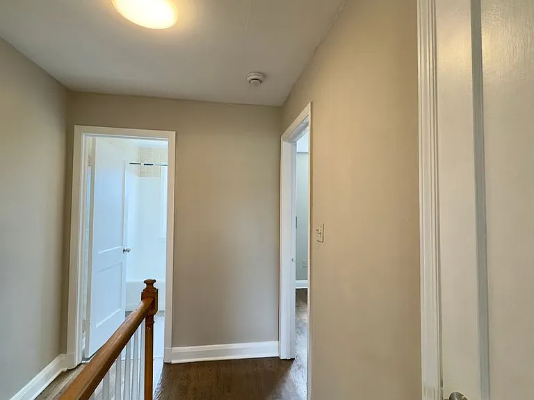 433 Oakwood Rd — Photo 8