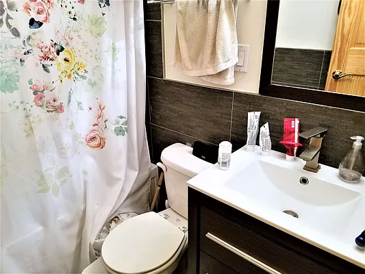 Rented by The Hamilton Group | media 28