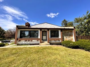 183 Cascade Dr, Indian Head Park, IL 60525