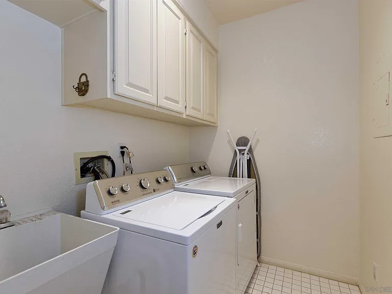 3120 Almahurst Row — Photo 18