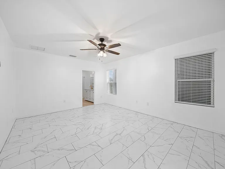 10464 Canal Brook Ln — Photo 16