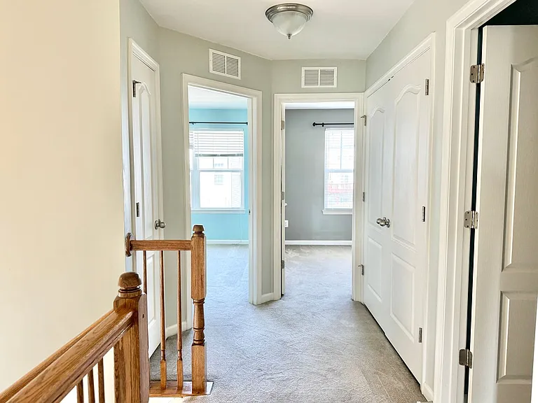 7 Coulter Ln — Photo 18