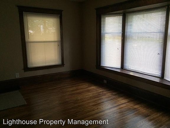 3rd image of 963 Pine Ave NW #1