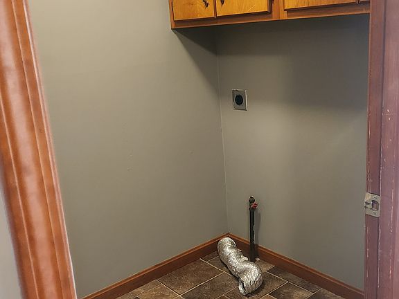 5th image of 113 Edward Ct APT 1