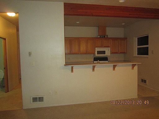 2nd image of 433 NE Norton Ave #B
