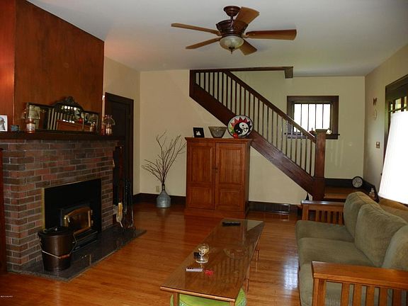 4th image of 1146 N Shore Dr
