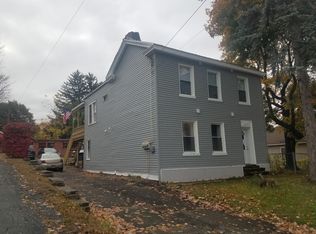 40 Northern Dr, Troy, NY 12182