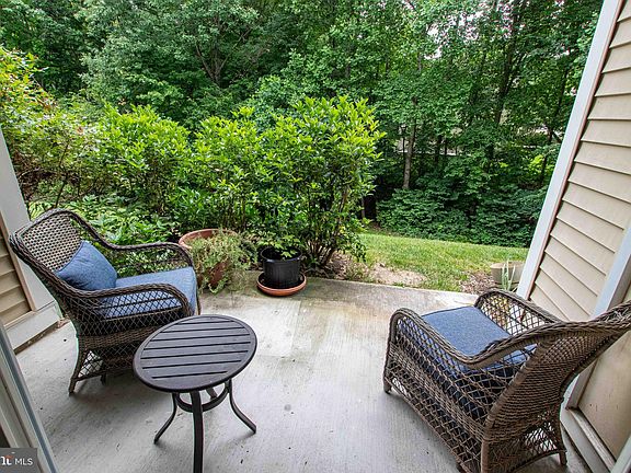 2nd image of 12163 Chaucer Ln #12163