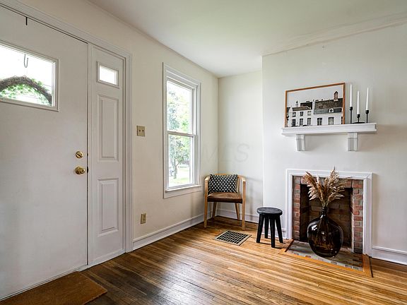 3rd image of 1219 Park Dr