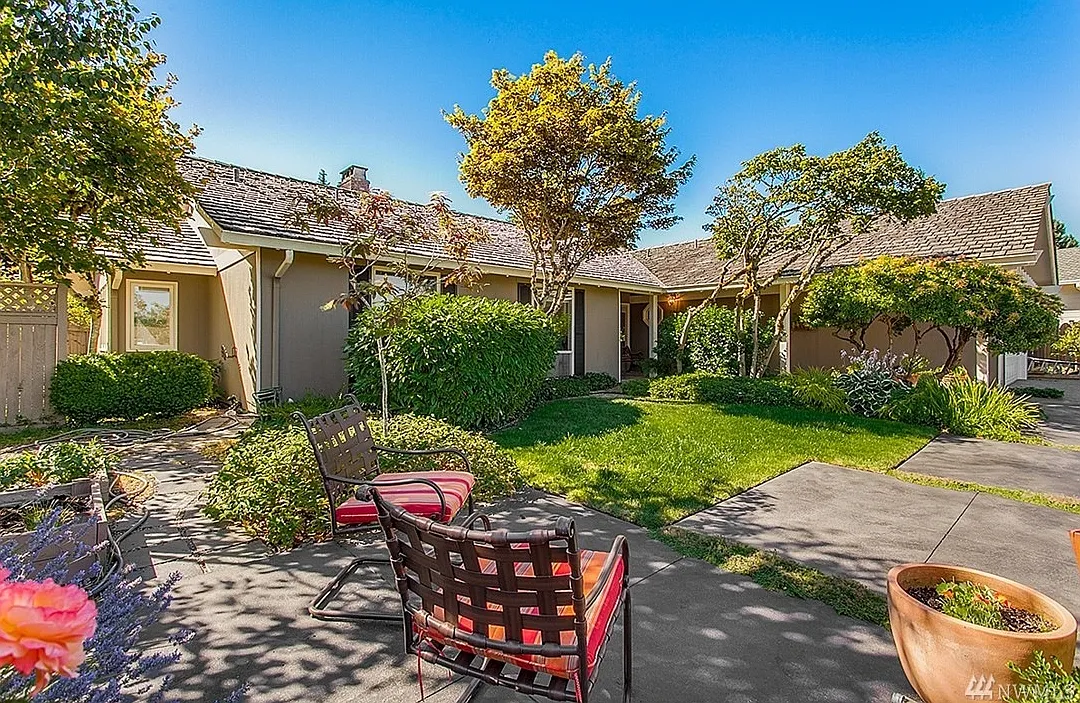 3 bed, 2.5 bath, 1930 sqft, $4,500 — Photo 2