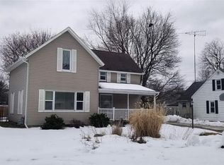 1002 Crosslanes St, Mt Pleasant, MI 48858