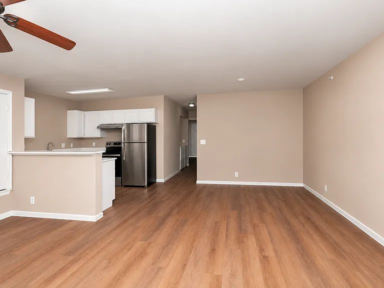 413 Lion Dr — Photo 6