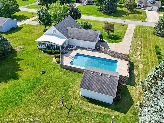 3rd image of 9145 Apple Orchard Dr