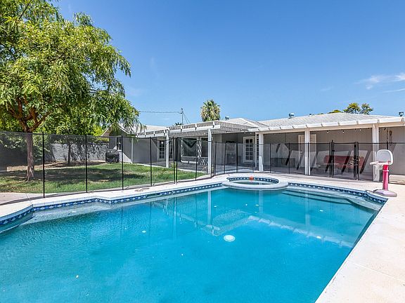 Pool - with heated spa