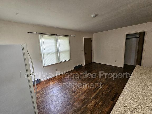 3rd image of 1016 Maine St #1