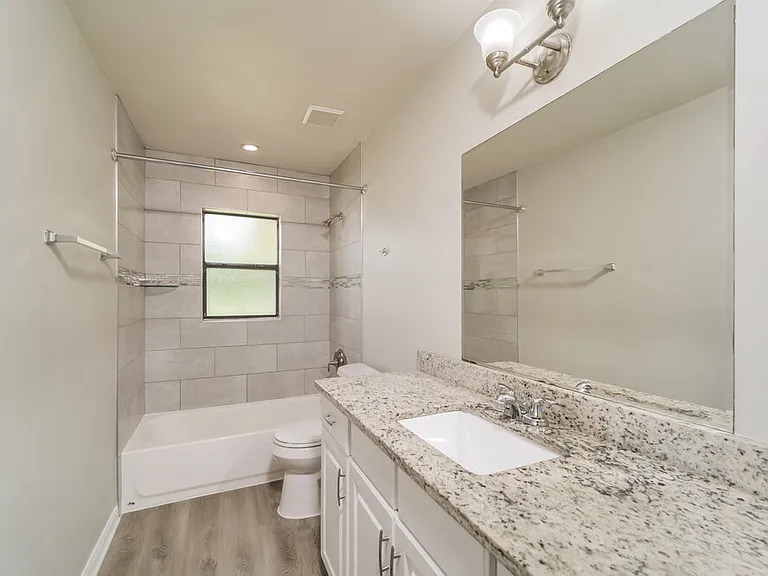 1009 Nicholas Pkwy W — Photo 14