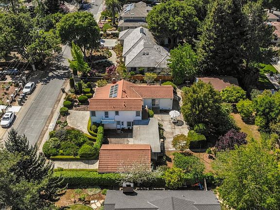 4th image of 105 Alvarado Ave