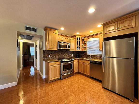 3rd image of 241 Chatham #L