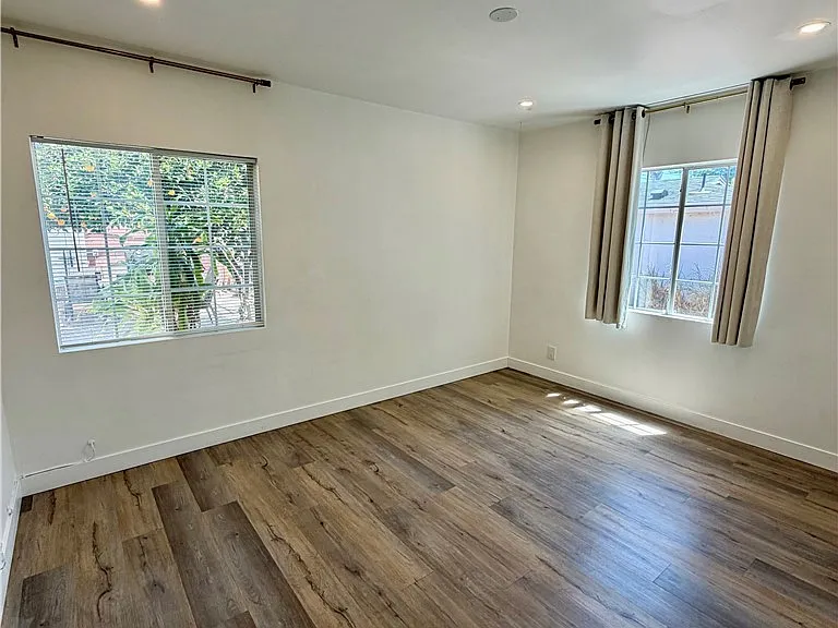 20457 Eccles St — Photo 35