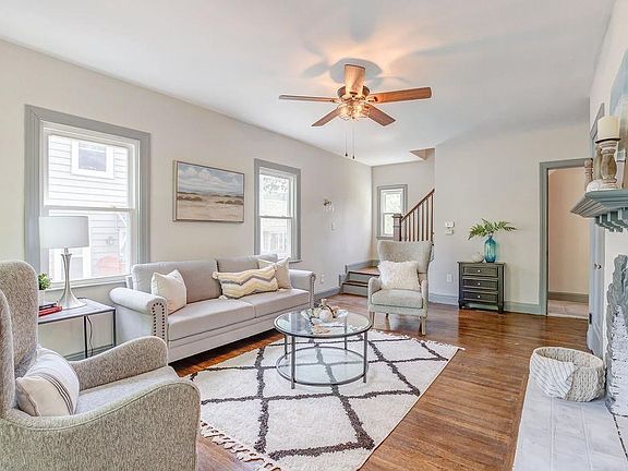 2nd image of 547 Emerson Ave