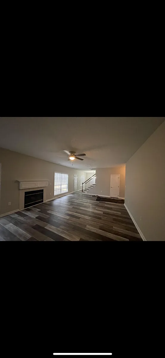 Building Photo - 219 W Sunset Cir