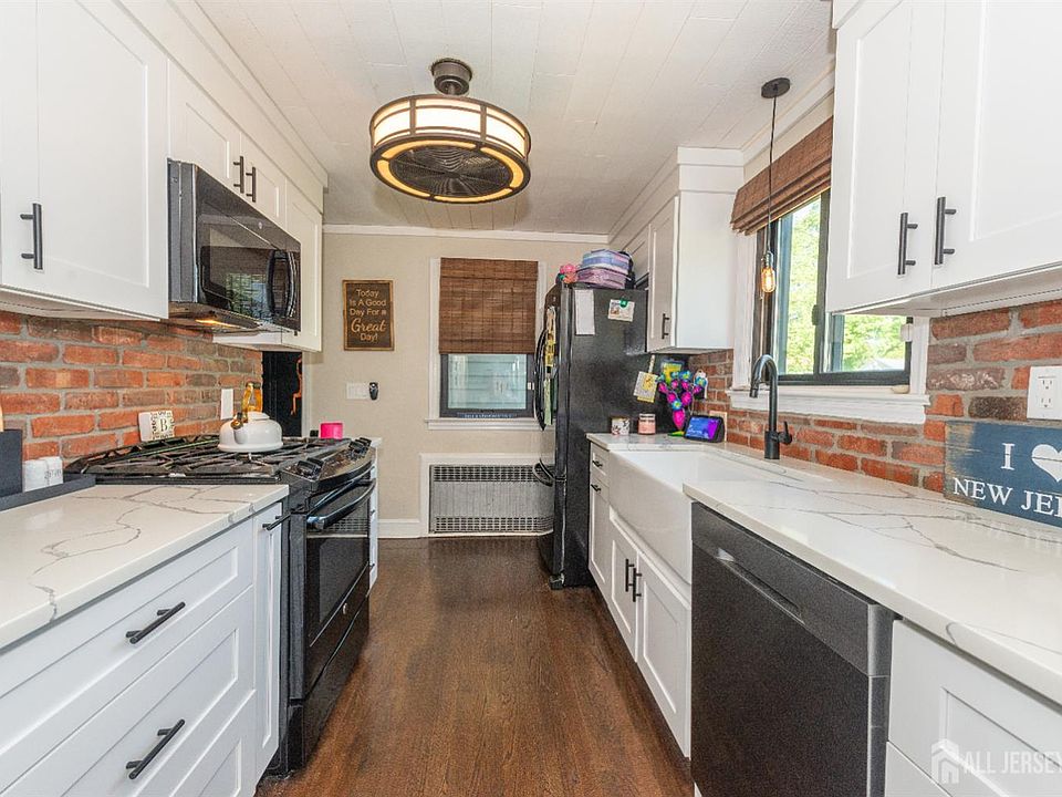 33 Orchard Rd, Middlesex, NJ 08846 | Zillow