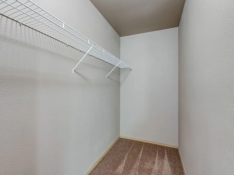 Gateway Village Apartments — Photo 29