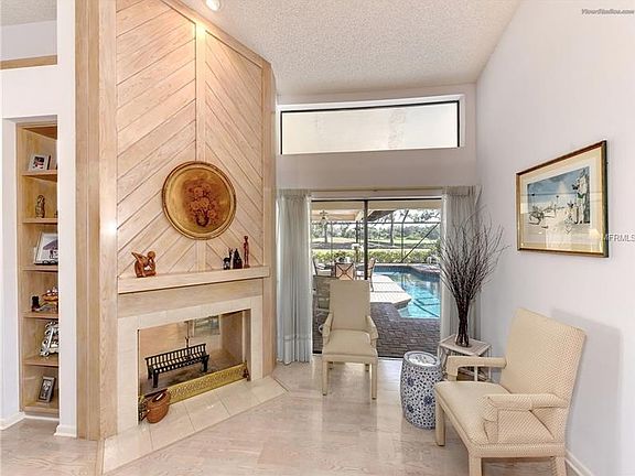 5th image of 3944 Torrey Pines Blvd