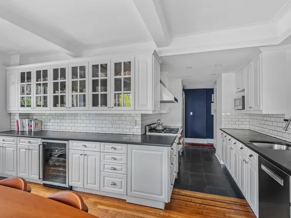 49 East 96th Street image 4 of 15