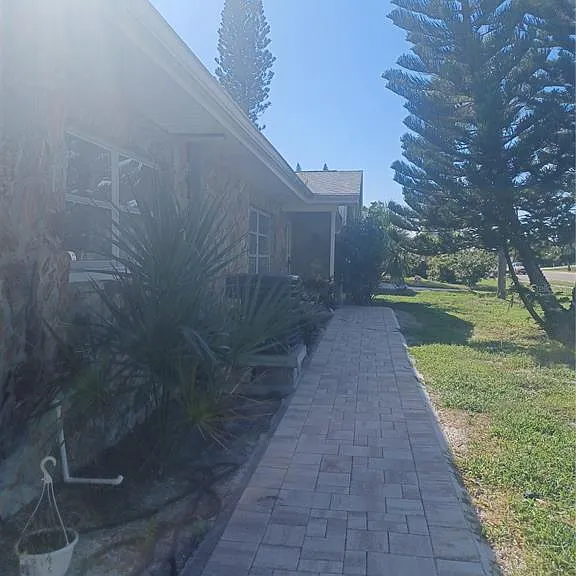 120 Causeway Blvd — Photo 2