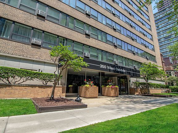 5th image of 350 W Oakdale Ave #703