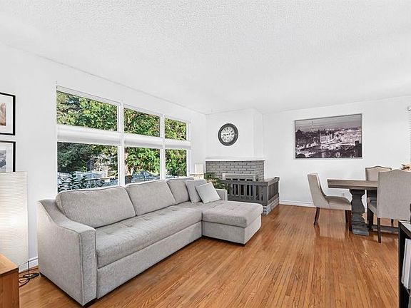 5th image of 411 E Woodland Cres SE