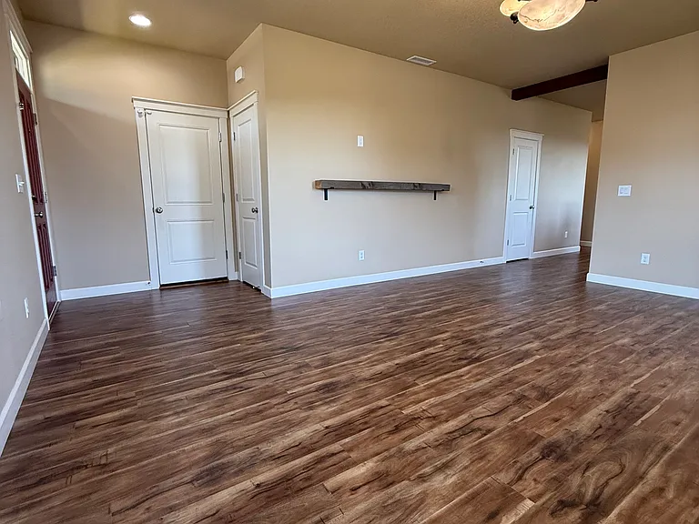 1411 W East Pl — Photo 14