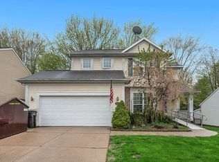 5871 W Grove Dr SE, Kentwood, MI 49512