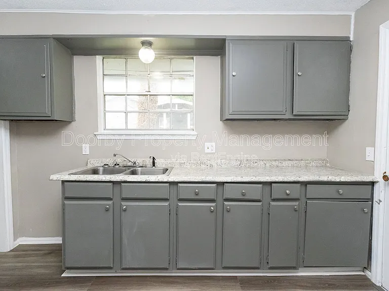 619 Shannon Ave — Photo 3