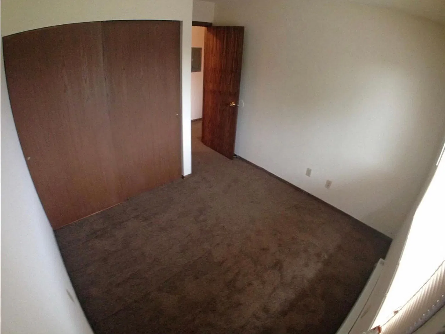 828 Russell Rd — Photo 3
