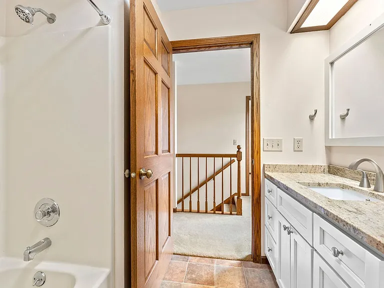 20 E Waukau Ave #1 — Photo 22