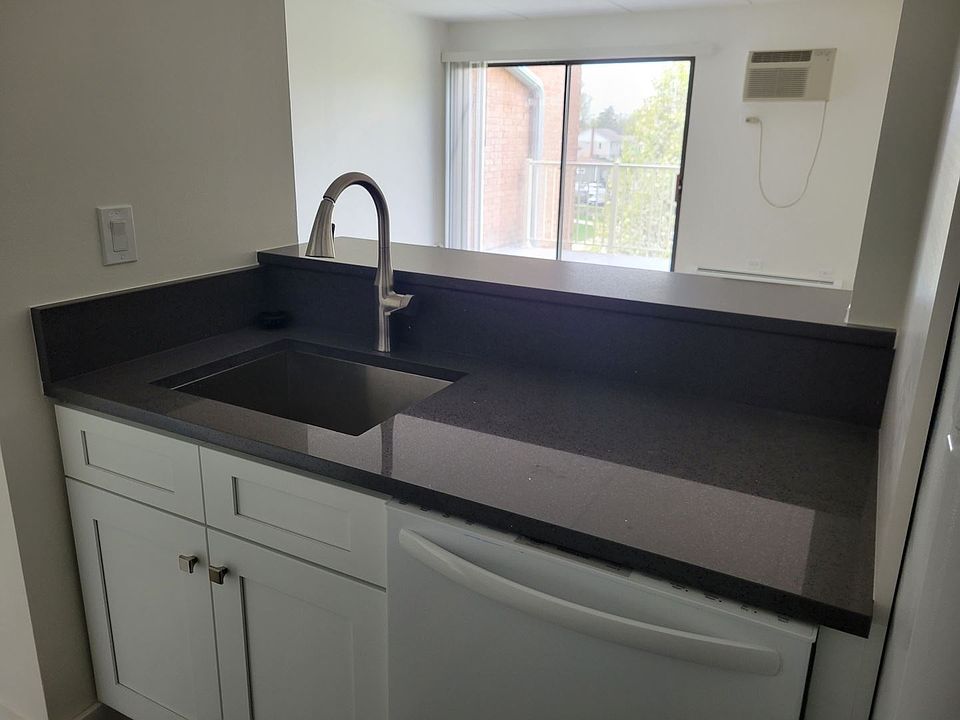 300 W Fullerton Ave Addison IL Zillow