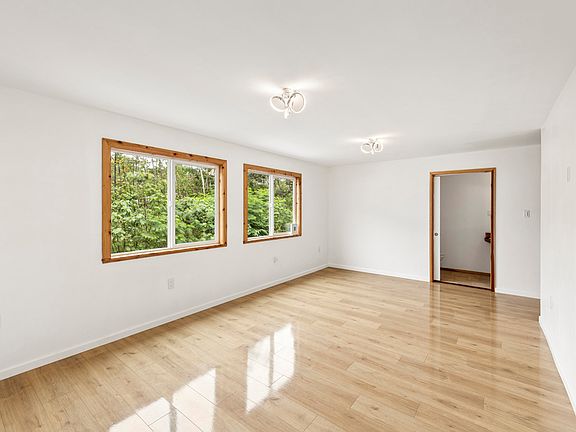 2nd image of 14-3511 Paradise Rd