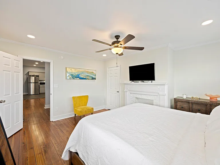 66 Line St #B — Photo 14