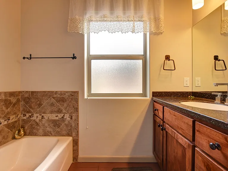 210 Jacob Ln — Photo 15