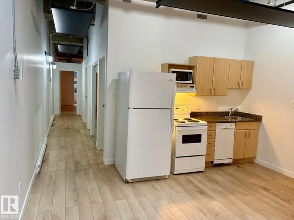 10024 Jasper Ave NW #206, Edmonton, AB T5J 1R9