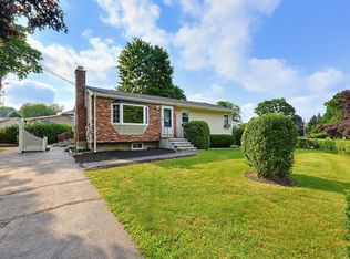 7 Hemlock Dr, Medway, MA 02053