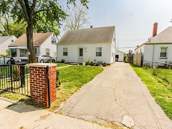 2nd image of 1905 King Ave