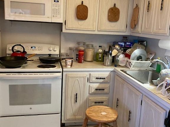 3rd image of 230 NE 26th Avenue N #2140